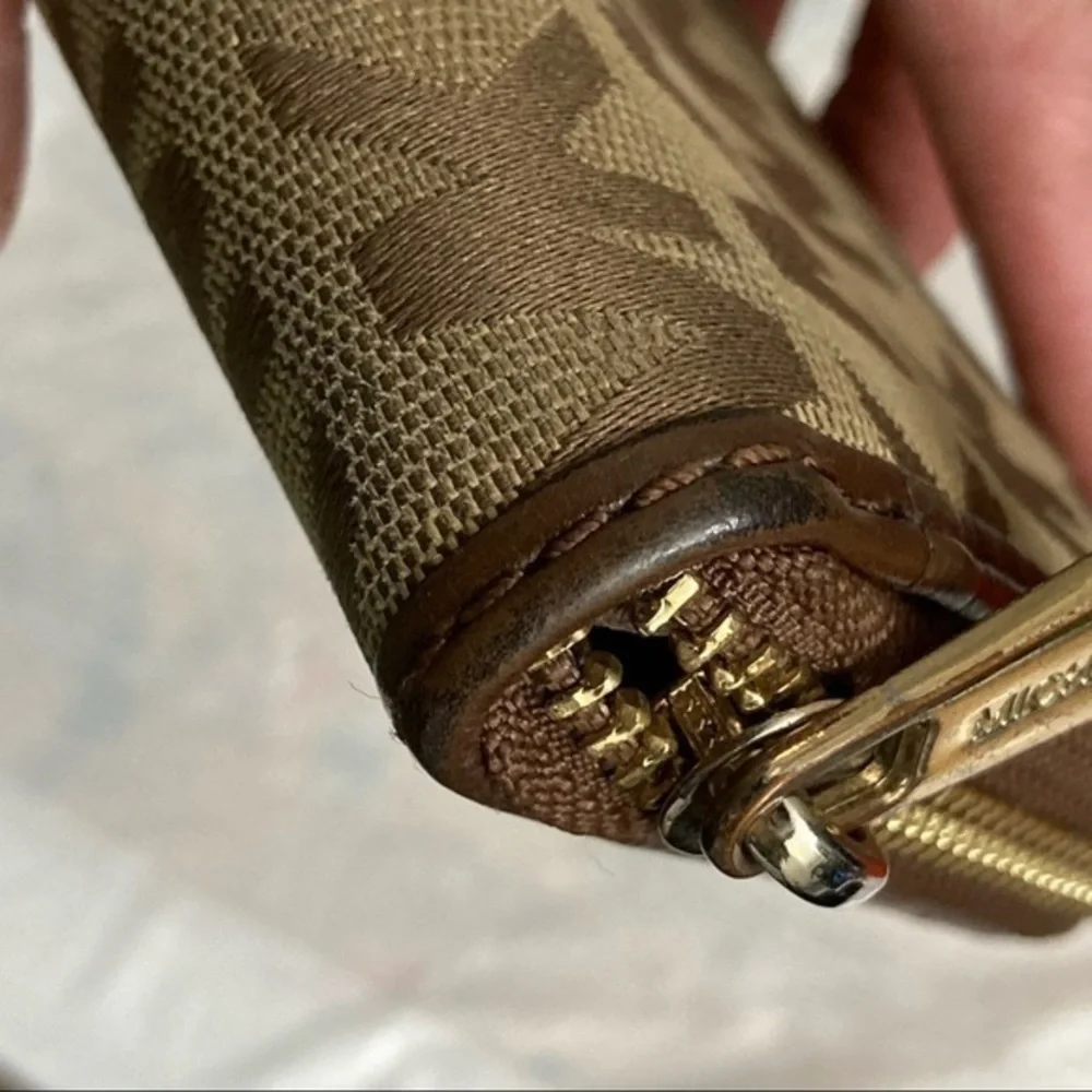 Michael kors signature mk brown and tan clutch zipper wallet